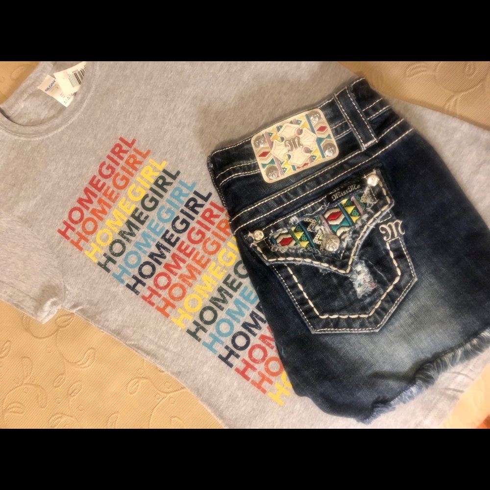 HOMEGIRL TEE - Picture 6 of 6